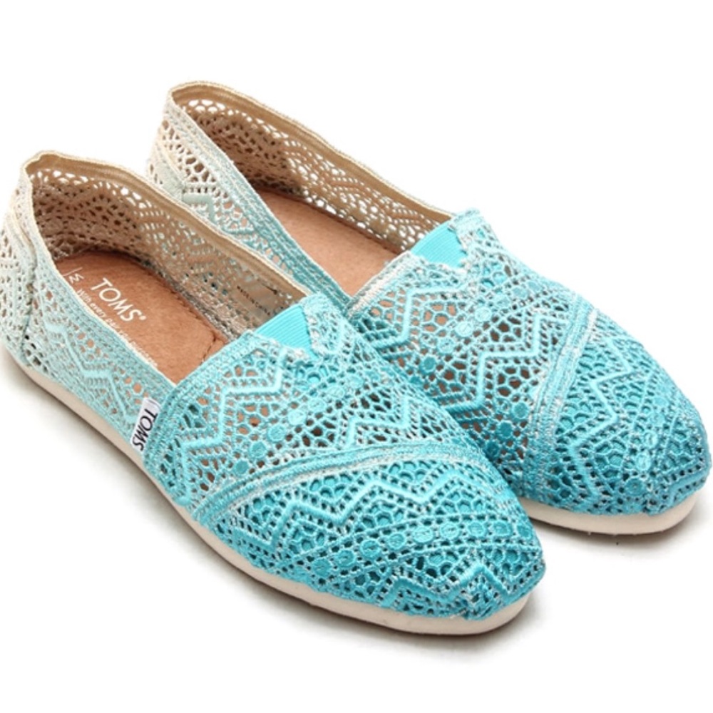 NEW Blue Ombré Toms
